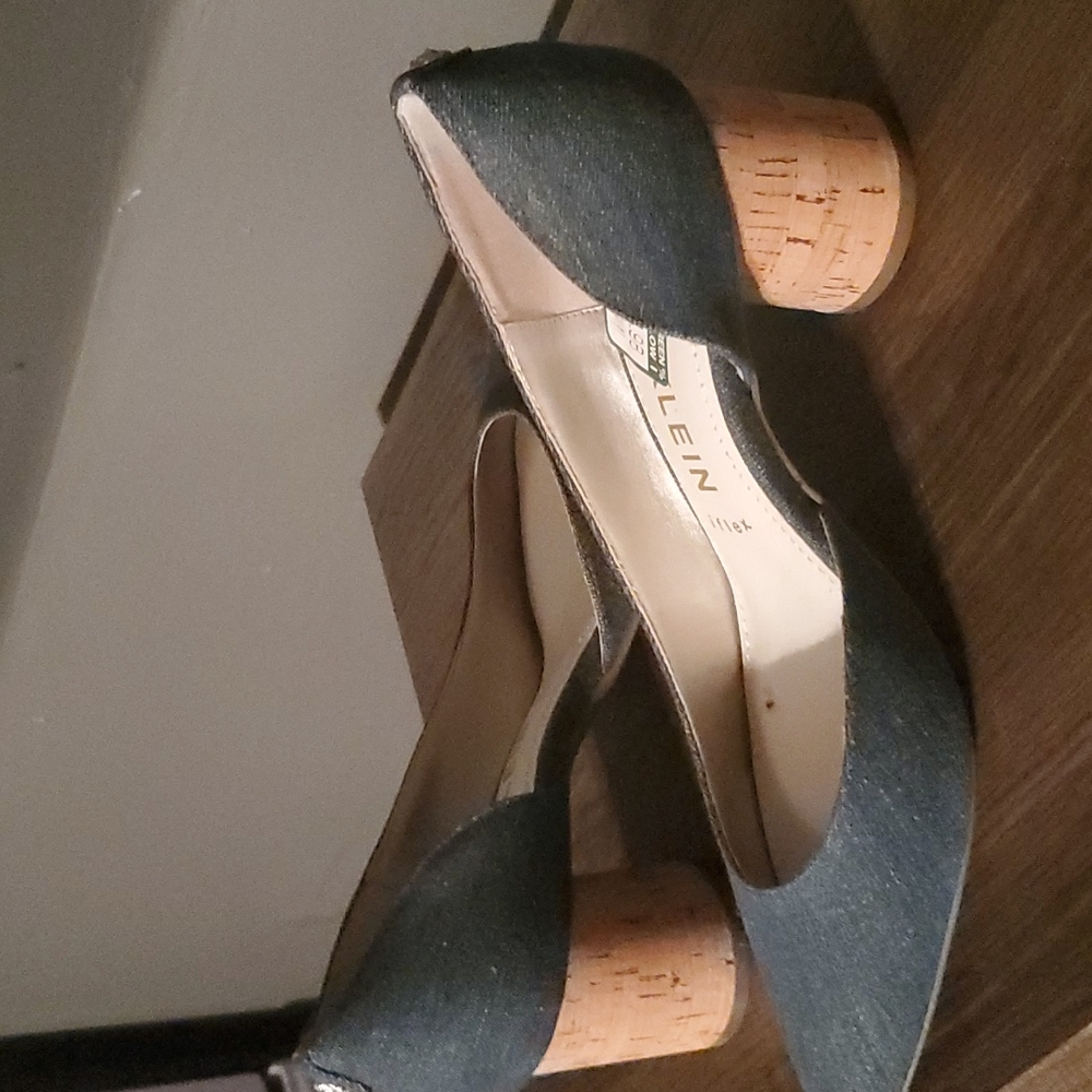 Shoes - Picture 2 of 3